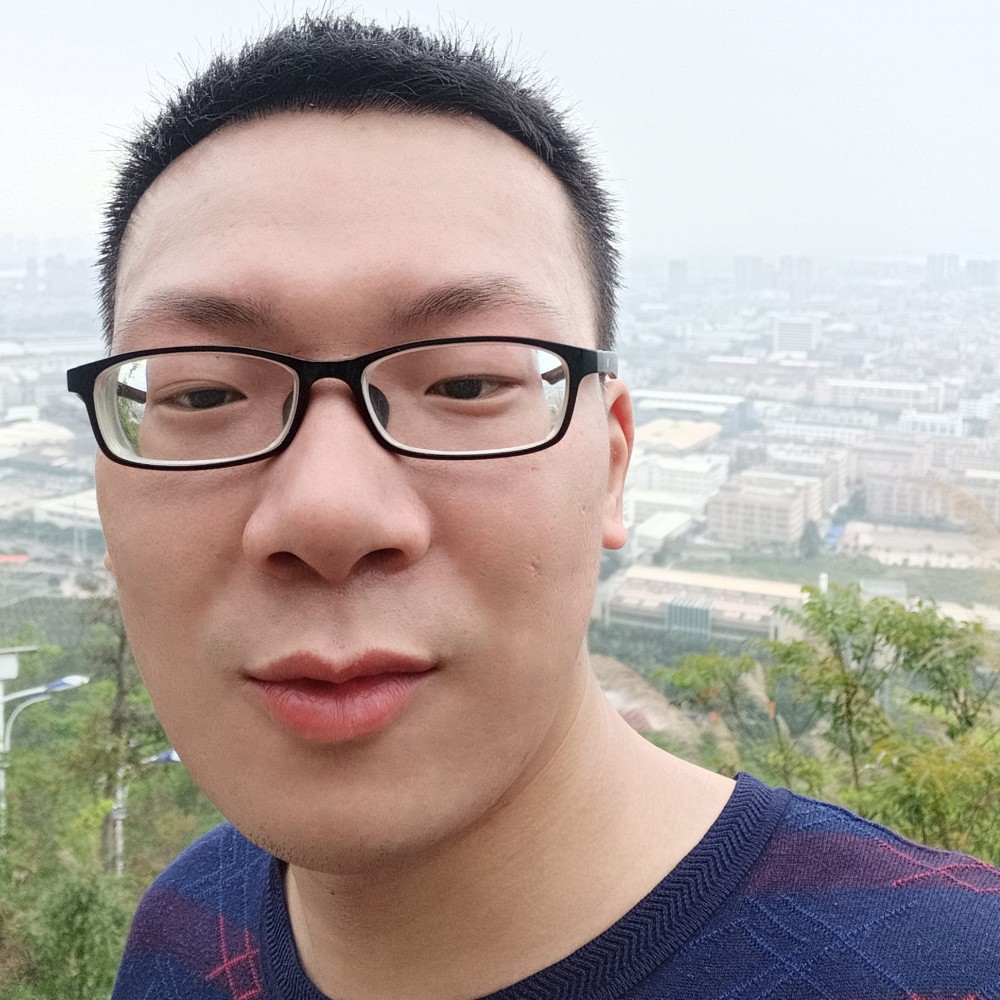 阿宅在家的照片