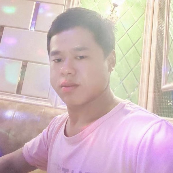 昏睡有巨人的照片