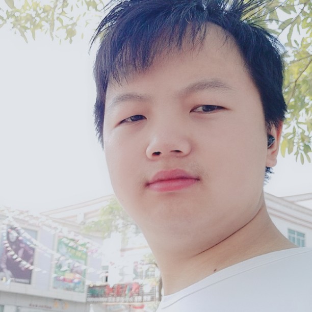 冷眸背后的照片