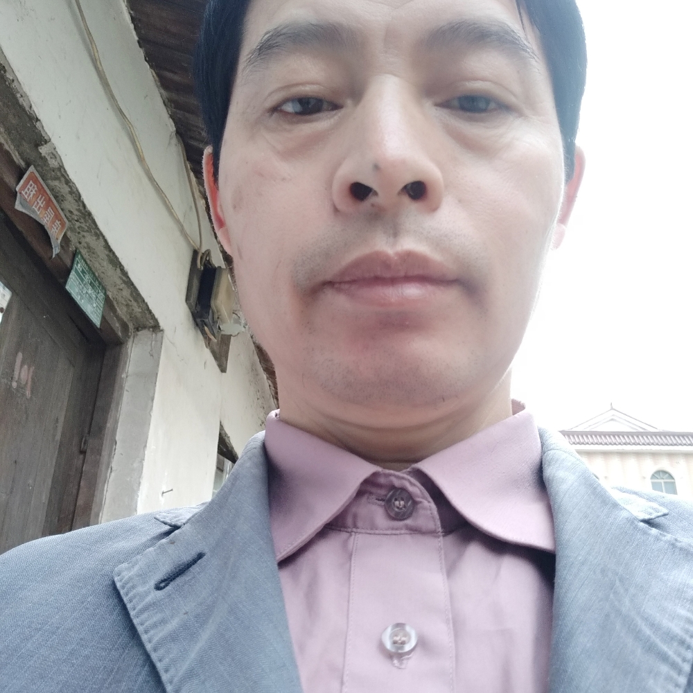 知性的尊云的照片