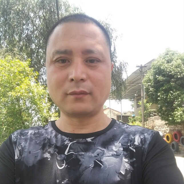 嚓茶暧昧的照片