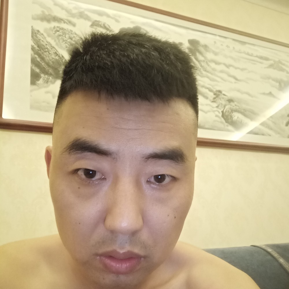 魔镜笑俊秀的照片