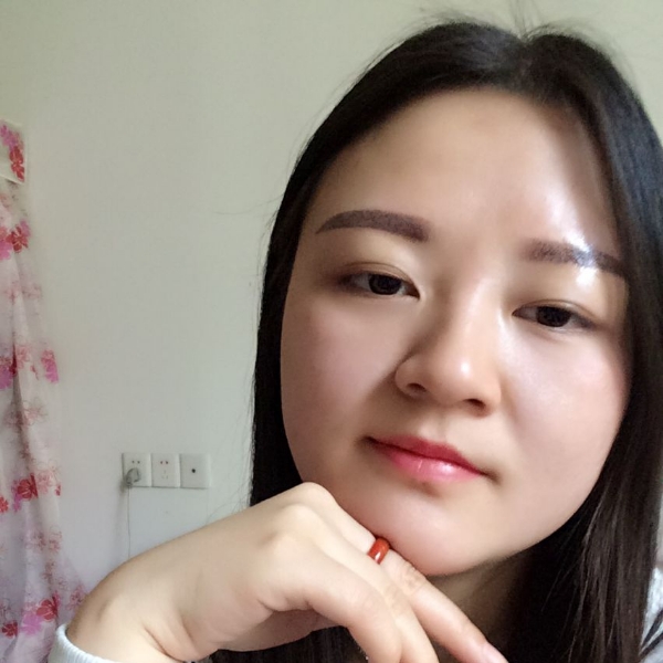 长颈鹿泪了落后的照片