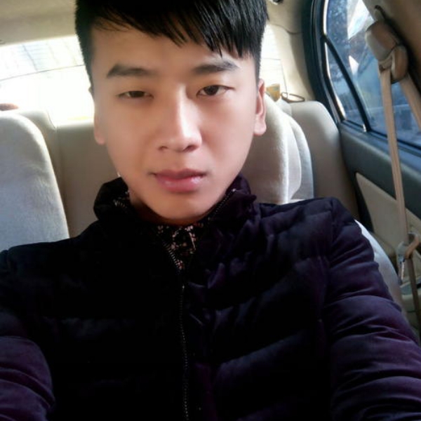 稳重漫步冷眸的照片