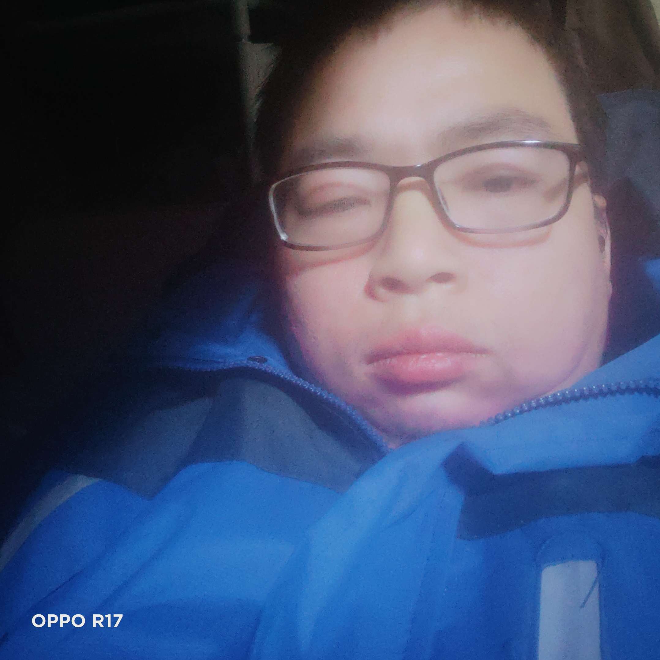 踏实漫步外套的照片