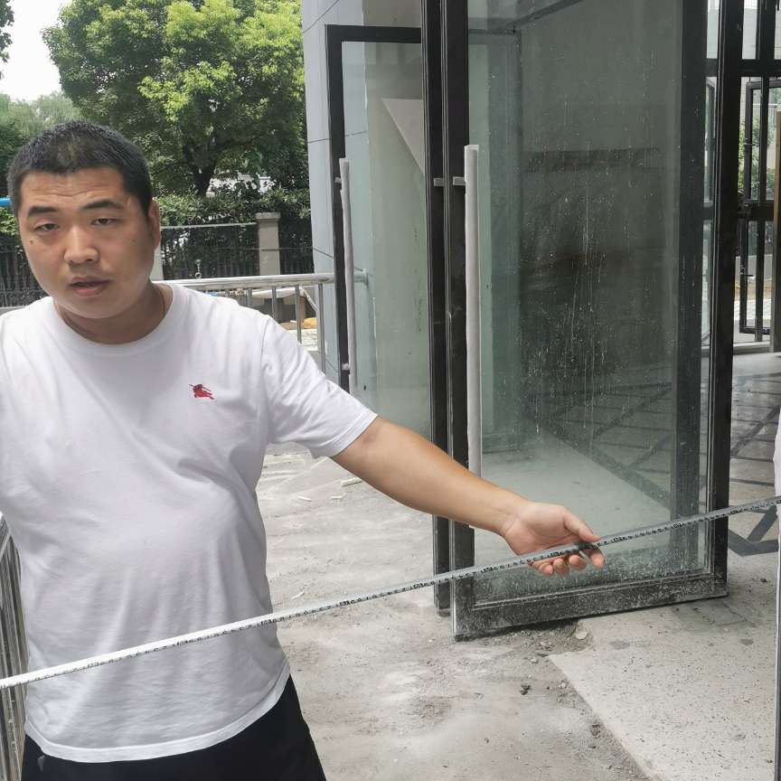 大气蹁跹碧影的照片