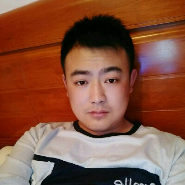 小白哥哥的照片
