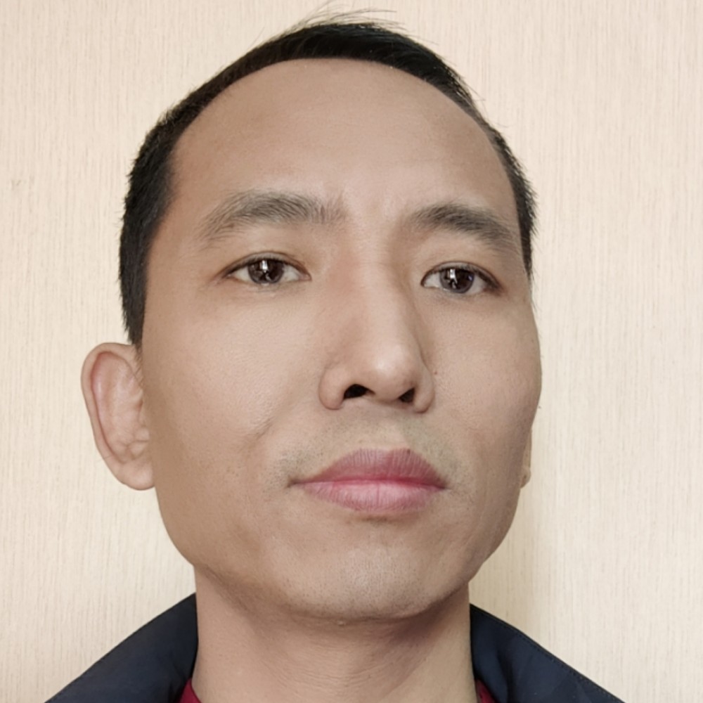 烂漫迎路人的照片