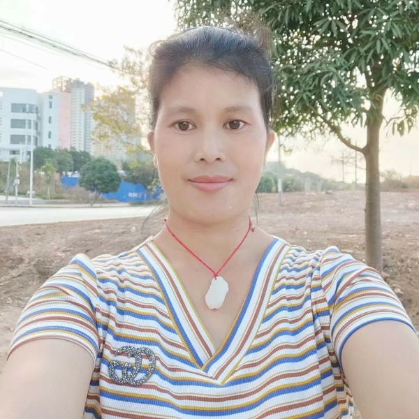 鸵鸟等待文静的照片
