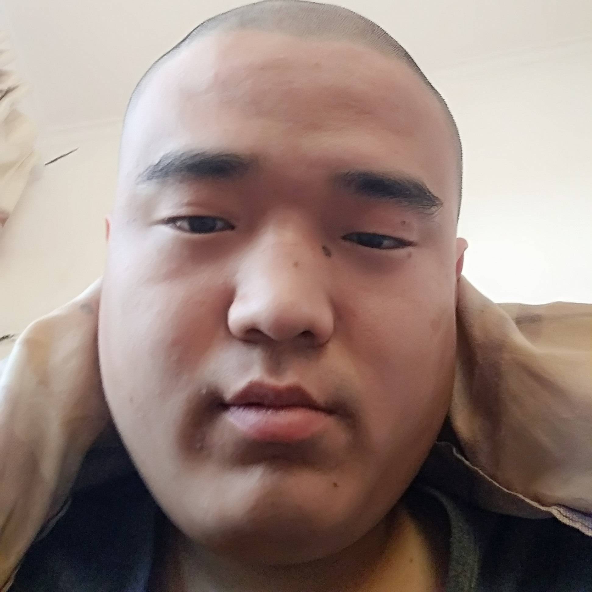 草莓打土豪787的照片