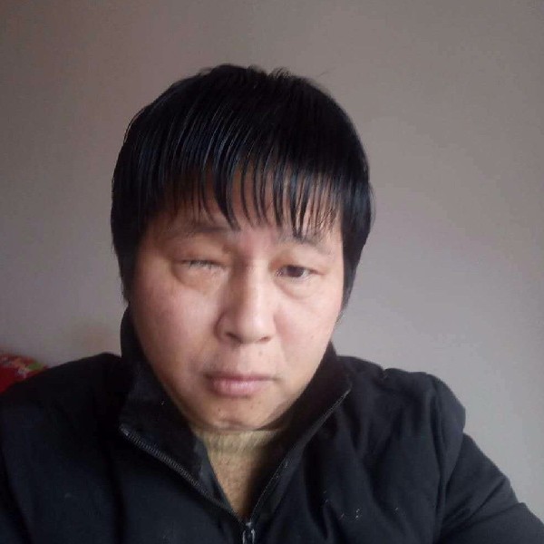 大地震一只戳失明的照片