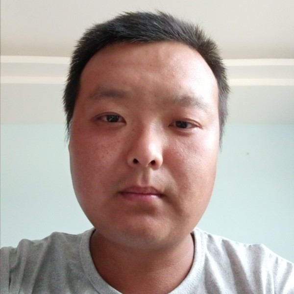 陈  成的照片
