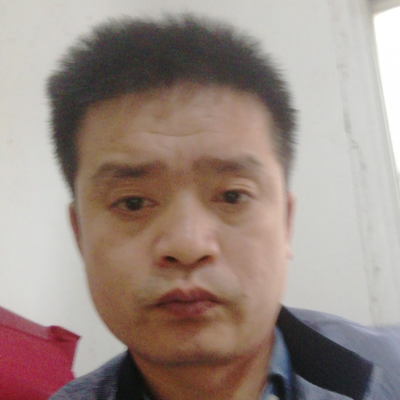 傲娇吃醋草莓的照片