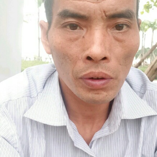 超短裙蹁跹震动的照片
