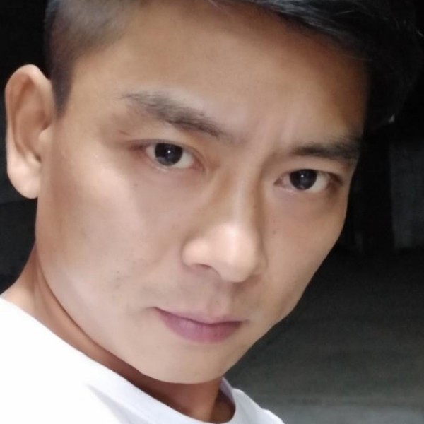 黄陈贤的照片