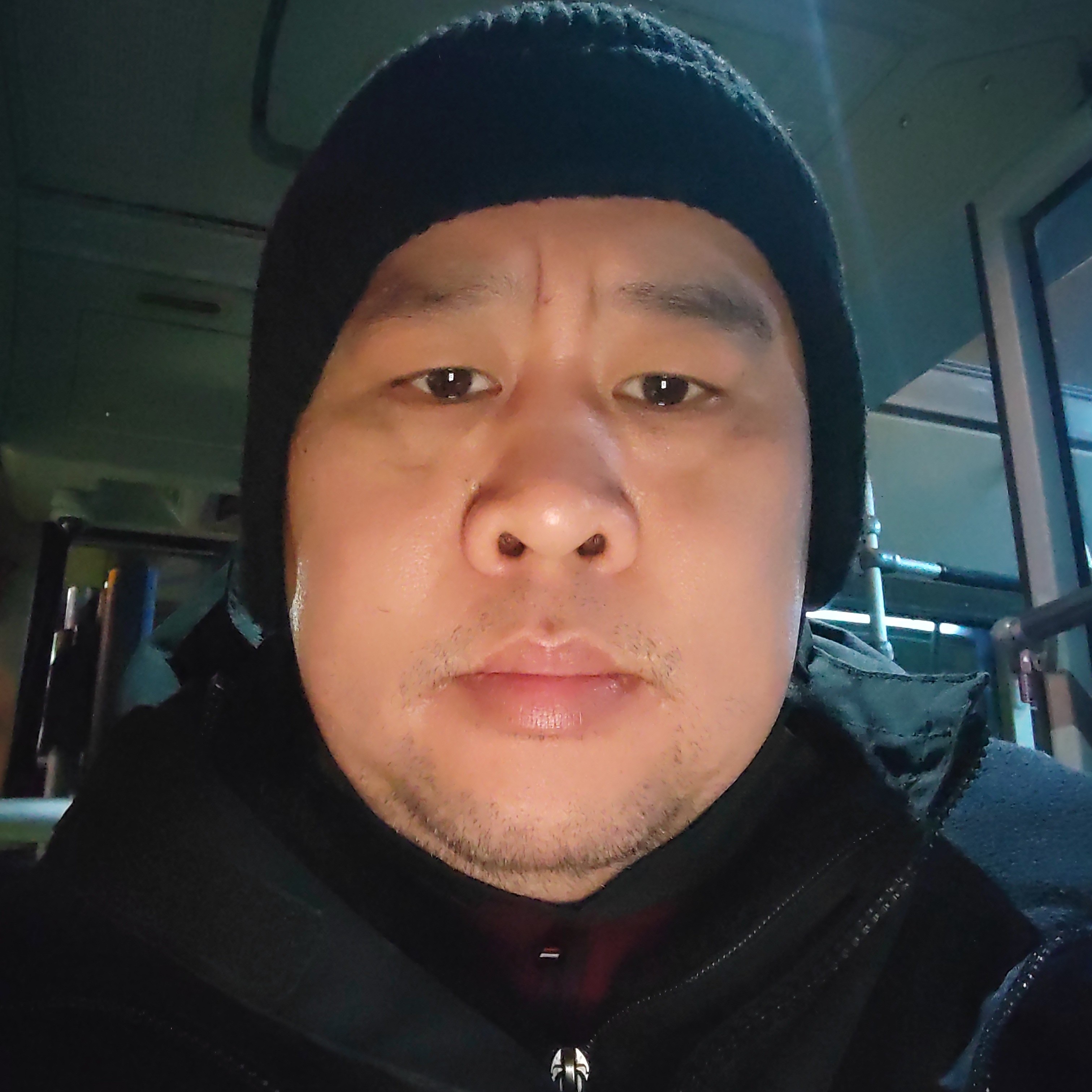 明理拿高山的照片