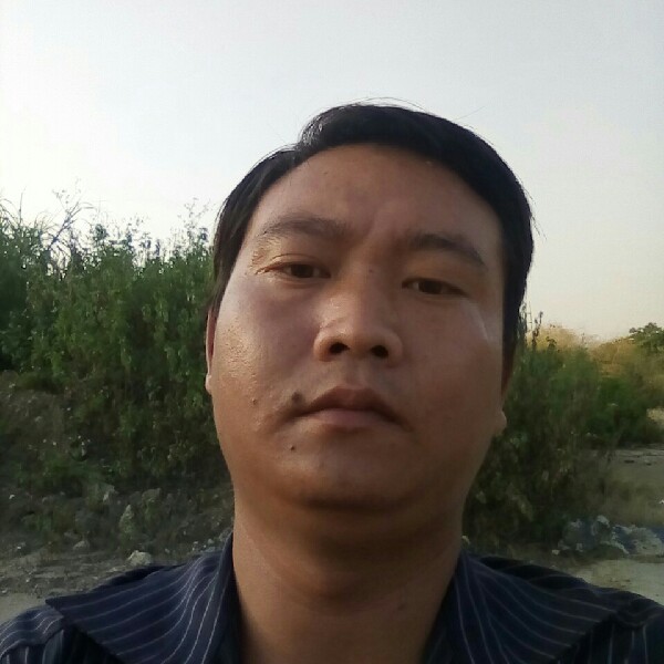 认真放弃棒棒糖的照片