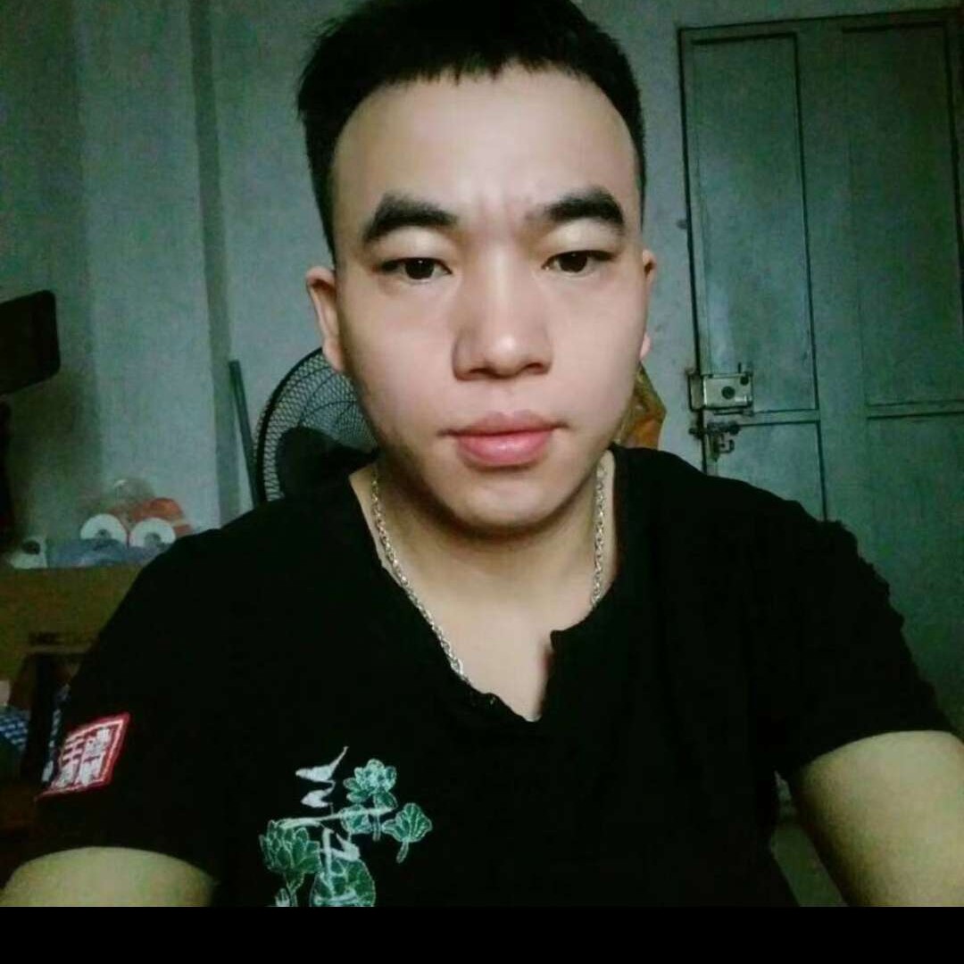 伤感的男孩的照片