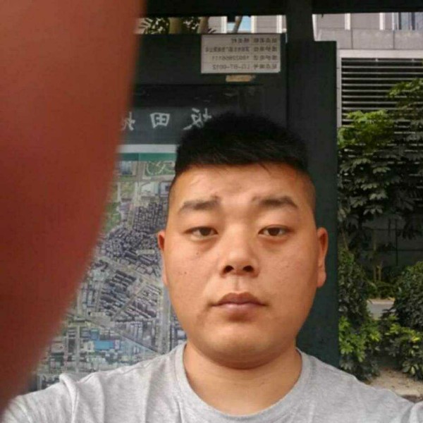 小猫咪方冷酷的照片