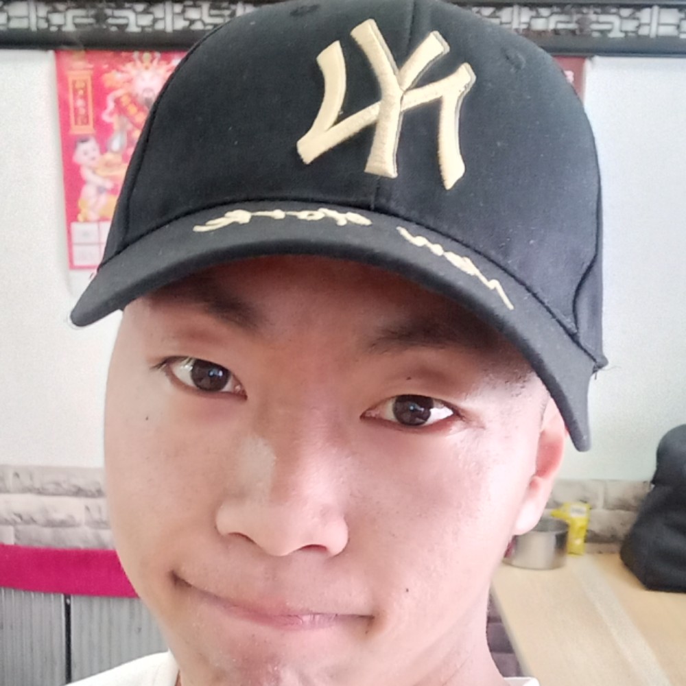 秋月碧蓝的照片