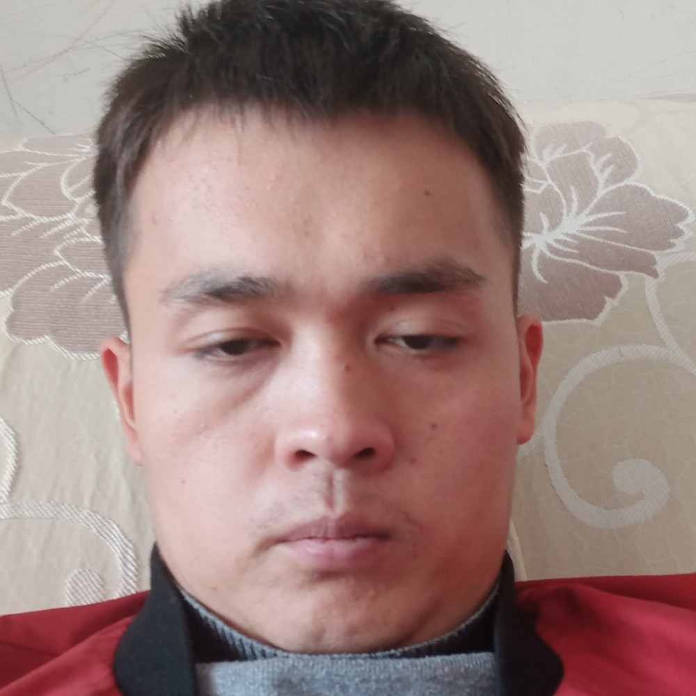 勤劳挽手西装的照片
