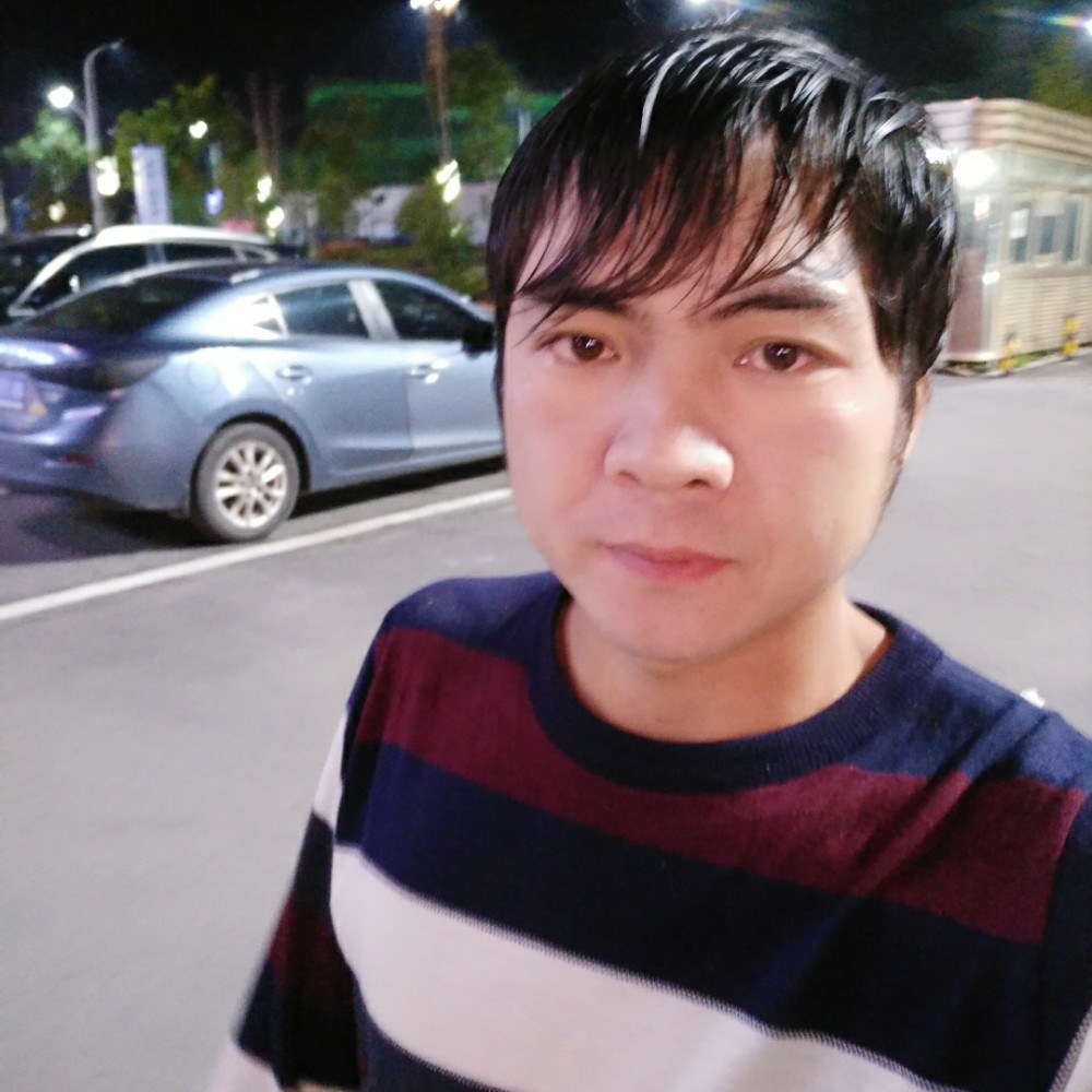 西牛迎机灵的照片