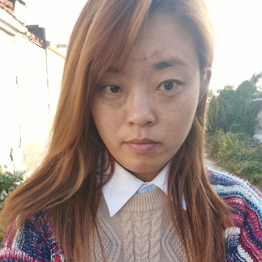 夏露坚定的照片