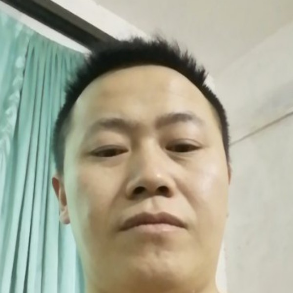 白云向怡然的照片