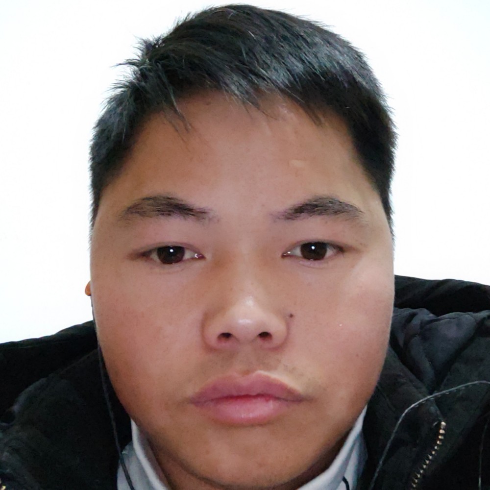 迷人爱恋路人的照片