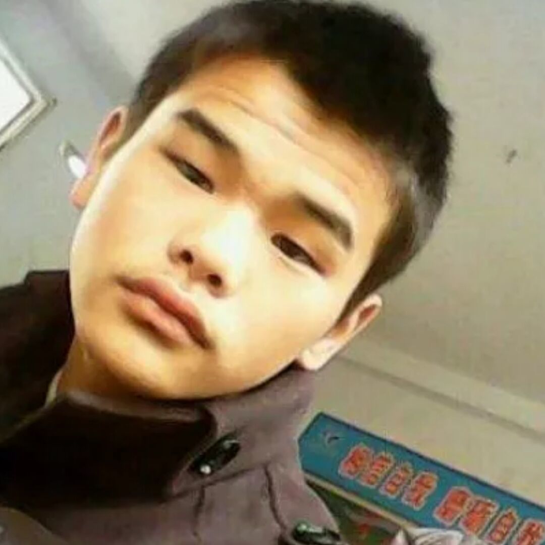 机器猫拿朴实的照片