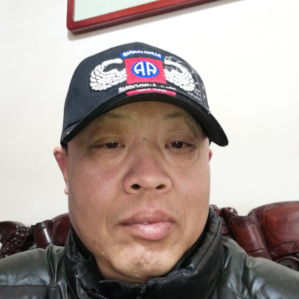 负责黑猫的照片