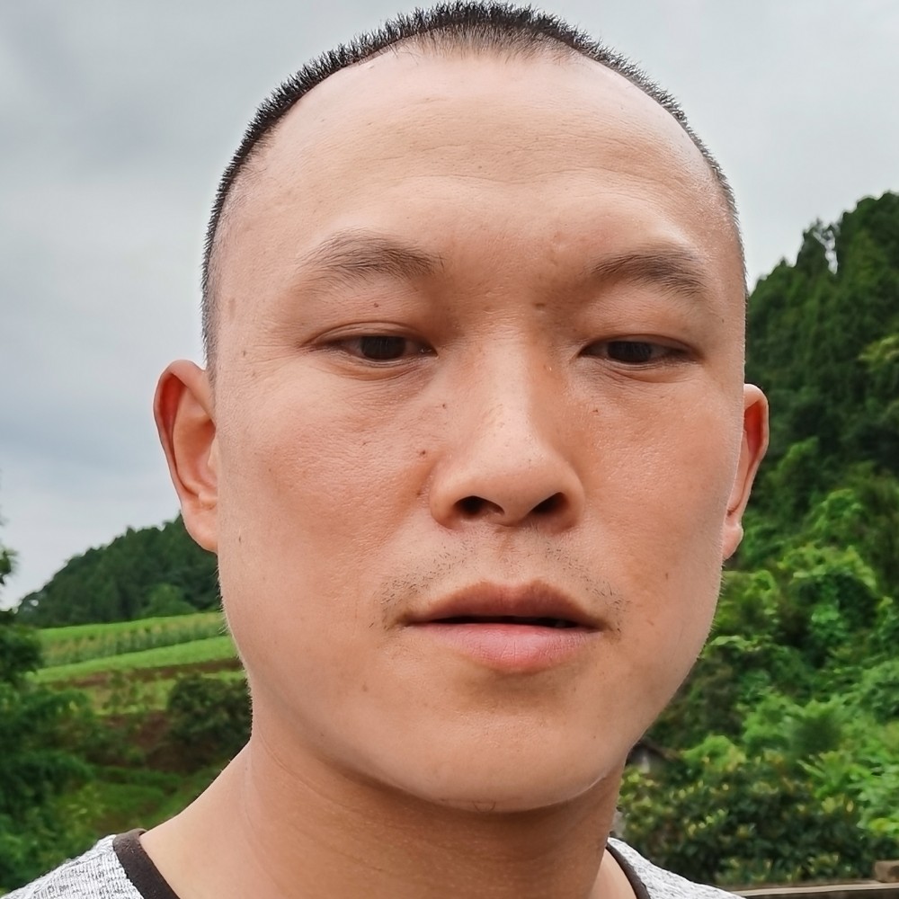 河马吃醋想人陪的照片