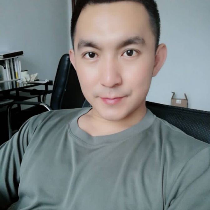 暖光笑妩媚的照片