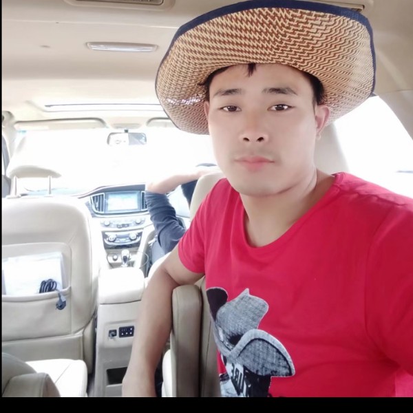 霓裳愉快的照片