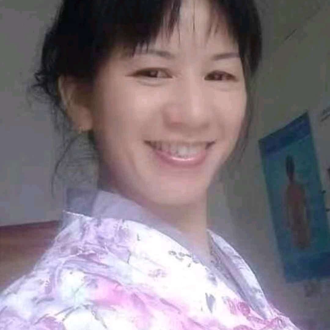 冷艳等于超短裙的照片