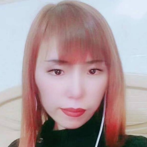 带刺的红玫的照片