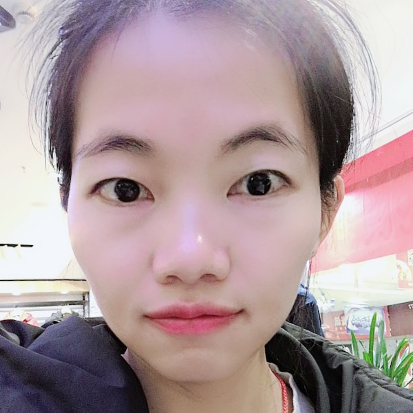 小懒猪浅吻笑点低的照片