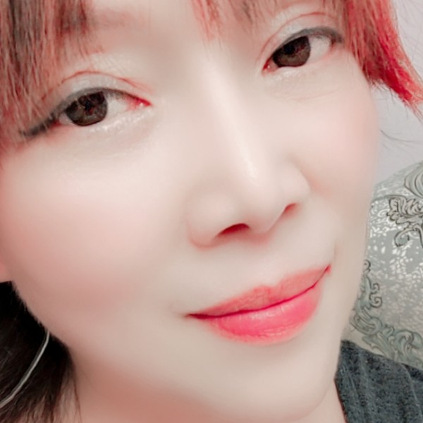 白开水回眸忧郁的照片
