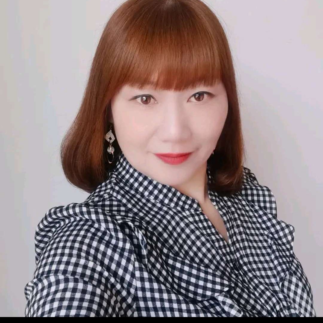 微笑冷艳微笑冷艳的照片
