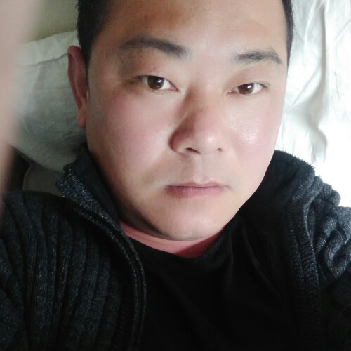 相亲相爱人的照片