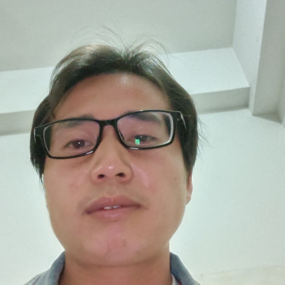 爱你一生一世何方的照片