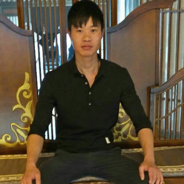 高冷男的照片