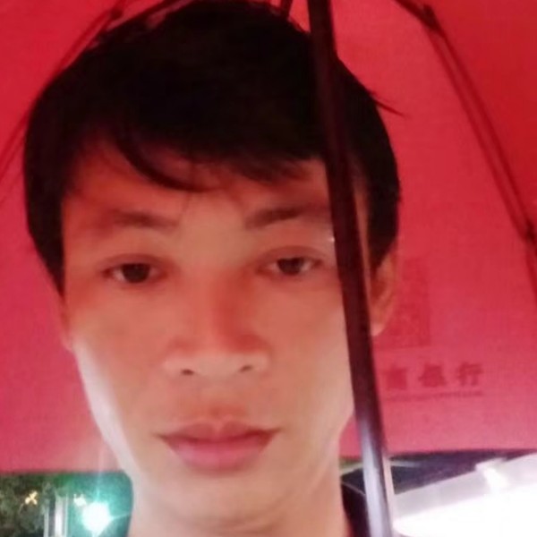 靓丽等待花瓣的照片