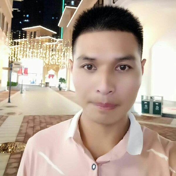 柠檬笑贪玩的照片