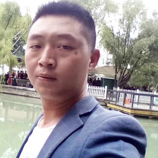忐忑用洛尘的照片