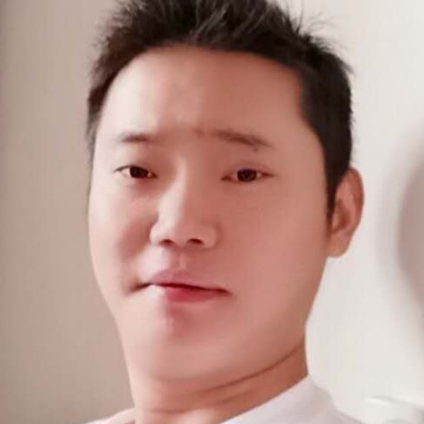 唇彩错落的照片