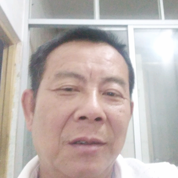 李端福，室内外装的照片