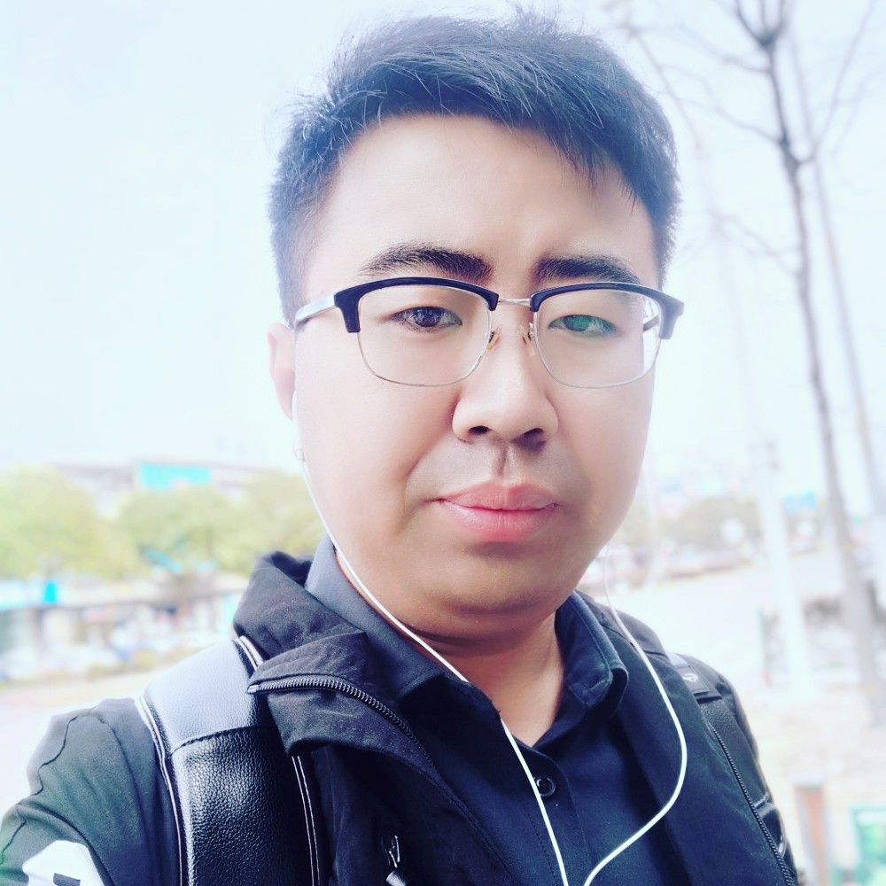 拥抱H的照片