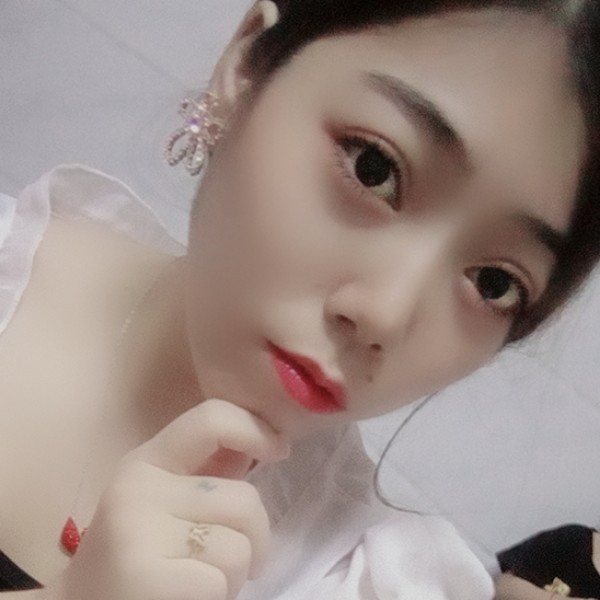 妩媚放弃小蜜蜂的照片