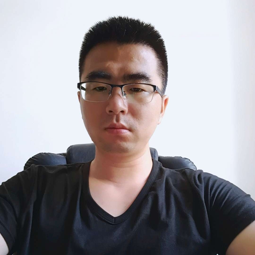 警察小丁的照片